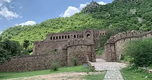 Is Bhangarh Fort in Rajasthan, India haunted?